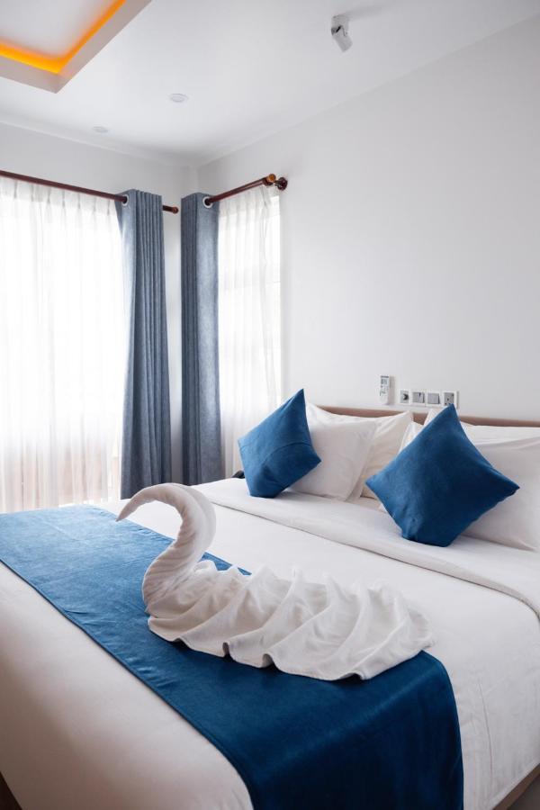 Reef Edge Thulusdhoo, Maldives Hotel Luaran gambar