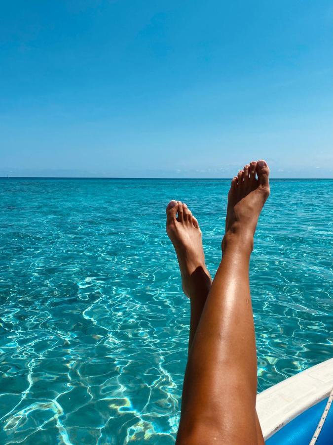 Reef Edge Thulusdhoo, Maldives Hotel Luaran gambar