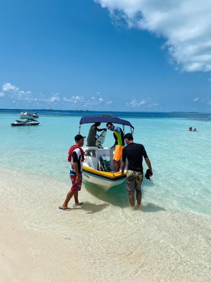 Reef Edge Thulusdhoo, Maldives Hotel Luaran gambar