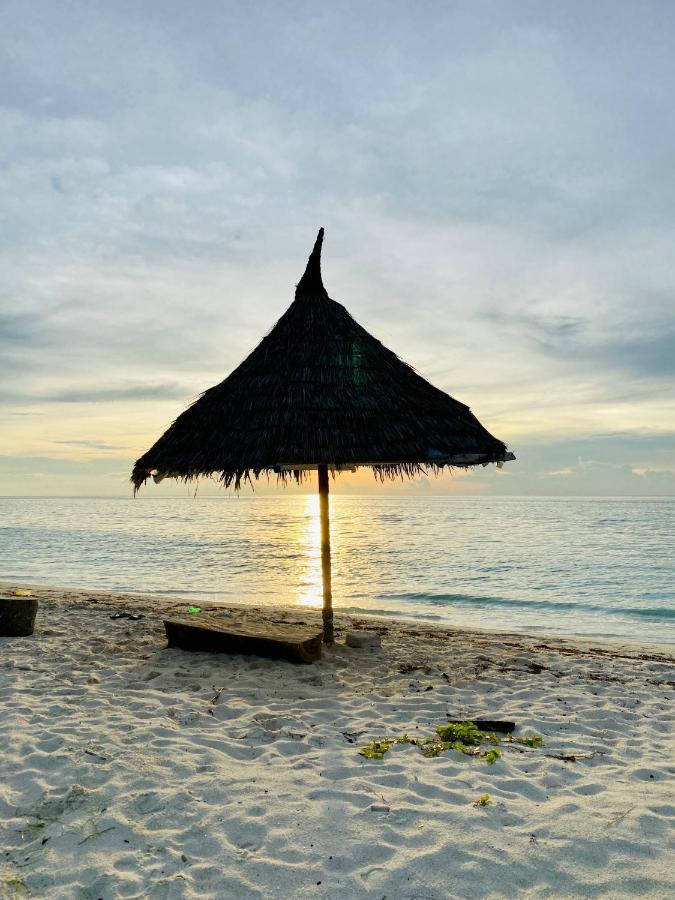 Reef Edge Thulusdhoo, Maldives Hotel Luaran gambar