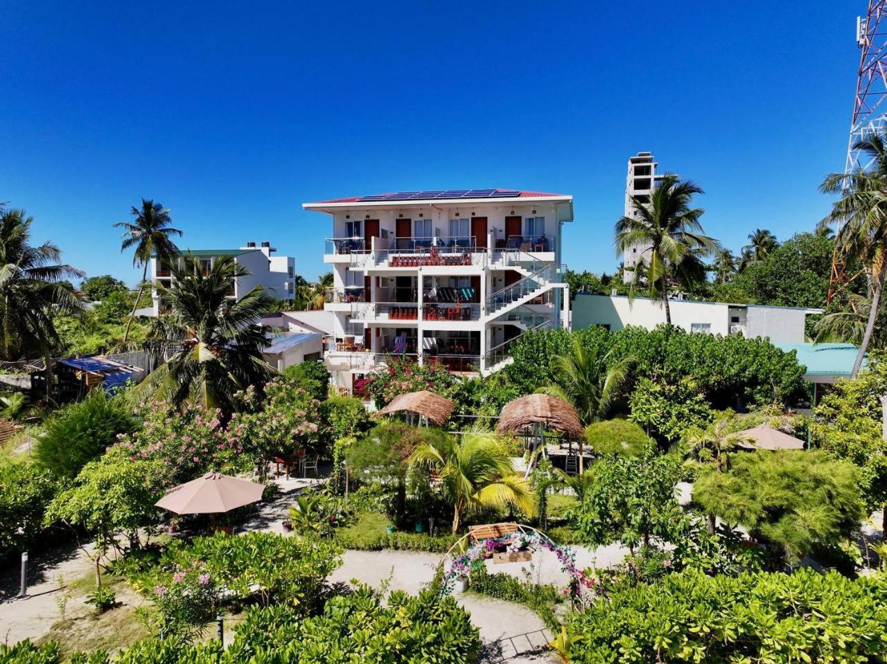 Reef Edge Thulusdhoo, Maldives Hotel Luaran gambar