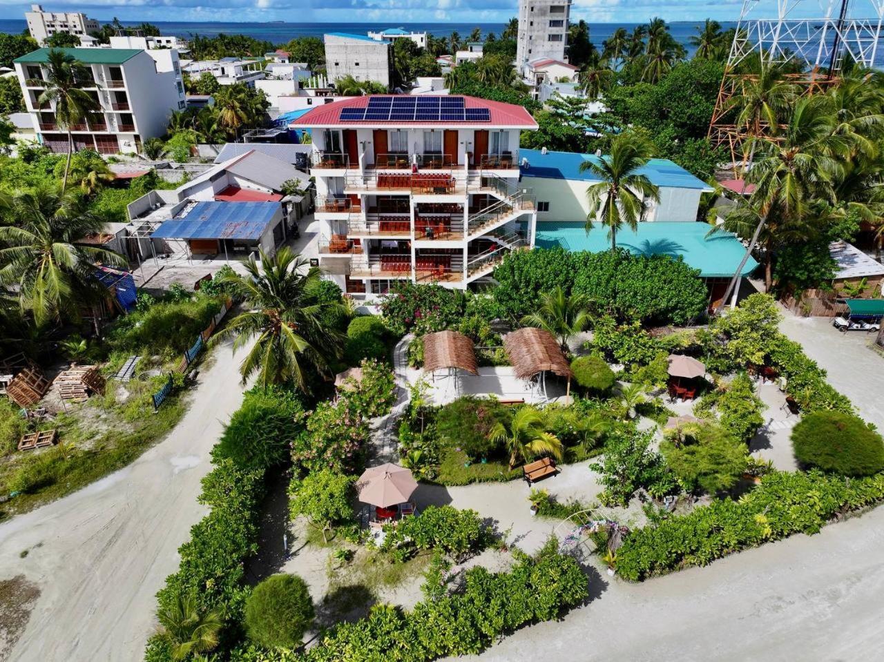 Reef Edge Thulusdhoo, Maldives Hotel Luaran gambar
