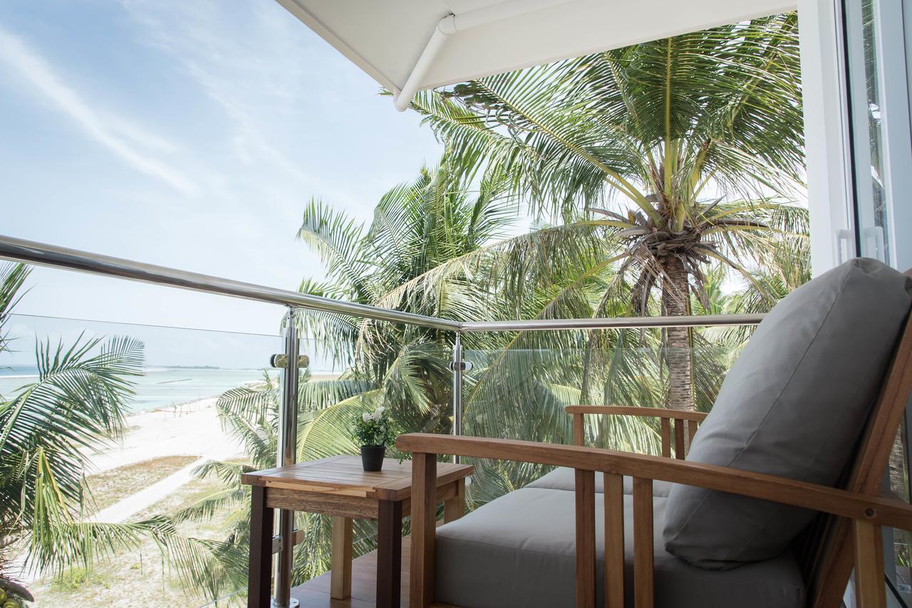 Reef Edge Thulusdhoo, Maldives Hotel Luaran gambar