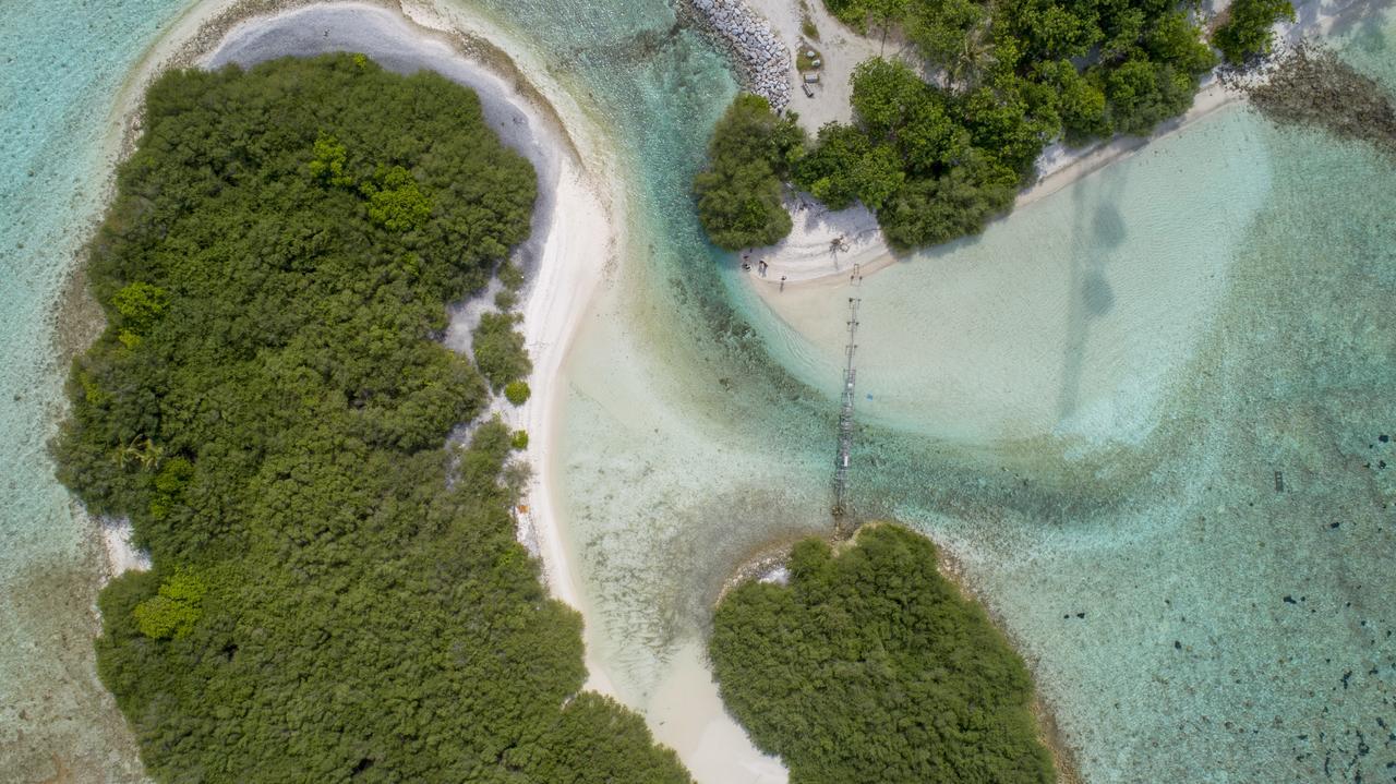 Reef Edge Thulusdhoo, Maldives Hotel Luaran gambar