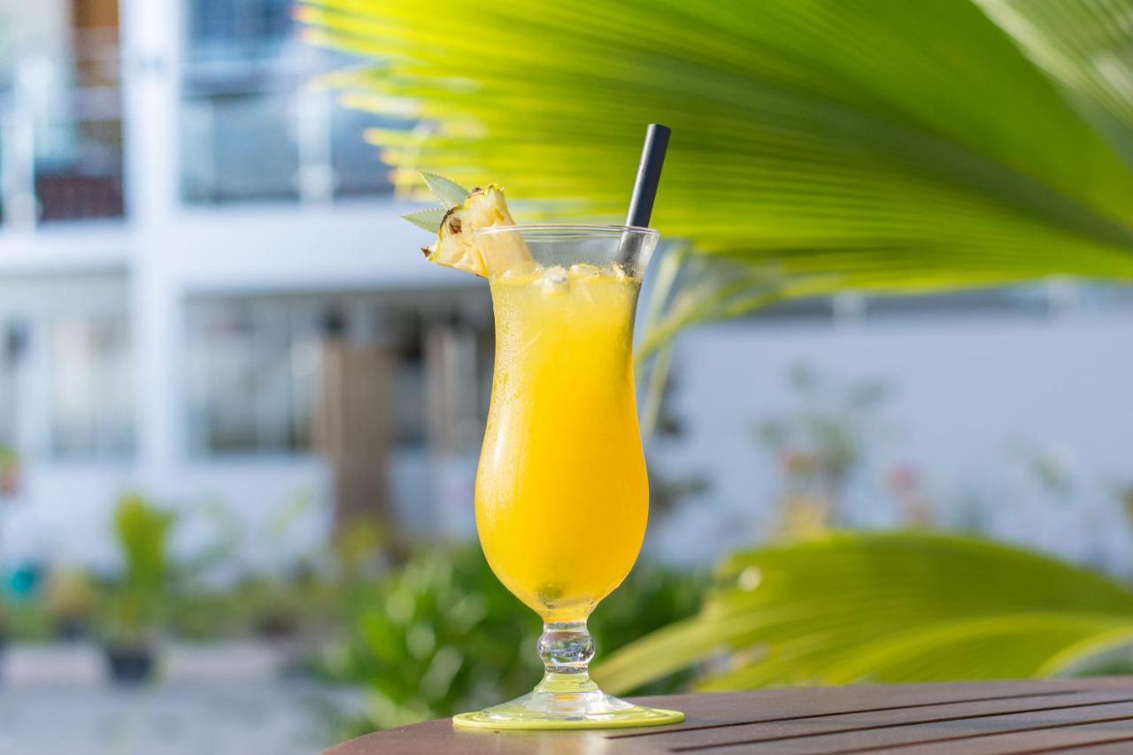 Reef Edge Thulusdhoo, Maldives Hotel Luaran gambar